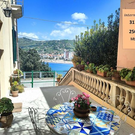 Panoramic Apartments In Villa In Center "The Beach And The Cliff" 1 Agropoli Eksteriør billede