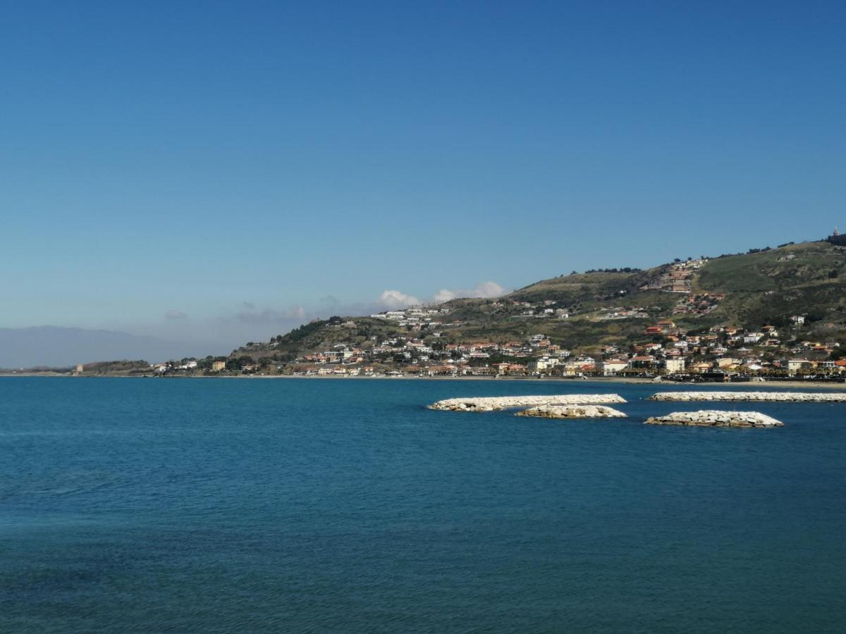Panoramic Apartments In Villa In Center "The Beach And The Cliff" 1 Agropoli Eksteriør billede