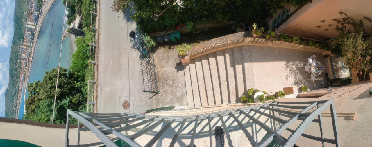 Panoramic Apartments In Villa In Center "The Beach And The Cliff" 1 Agropoli Eksteriør billede